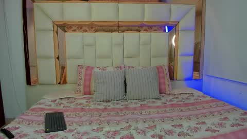 Emmily online show from April 19, 8:03 am