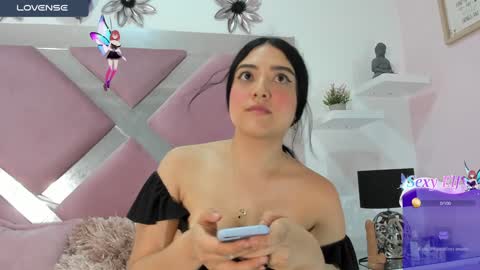 Snapshot of emmymiller1 chatting on January 25, 8:10 pm emmymiller1 online show from January 25, 8:10 pm