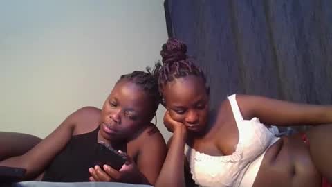 empress_emma online show from April 14, 9:09 am