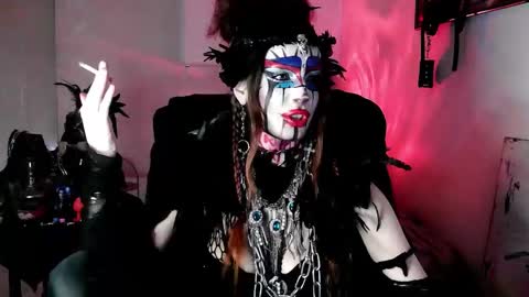 Morrigan online show from December 18, 11:04 am