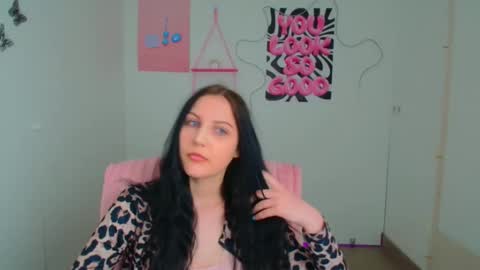 Emma online show from May 13, 4:35 pm