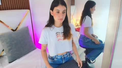 EMY FERRER online show from April 21, 3:13 am