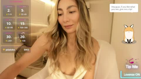 emyconneer online show from June 18, 2:11 pm