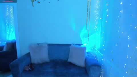 EMYLY  online show from March 9, 6:32 pm