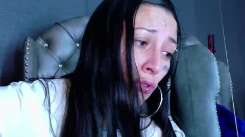 EnchantressQueen online show from November 17, 6:30 pm