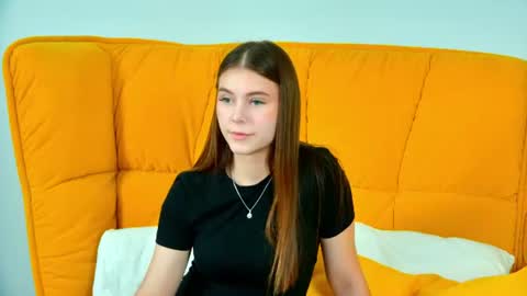EricaFoxes online show from August 5, 5:03 am