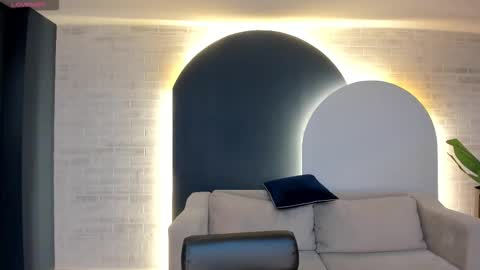 Esmeralda Grace  online show from January 15, 3:45 am