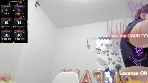 Esmeralda online show from March 11, 11:29 pm