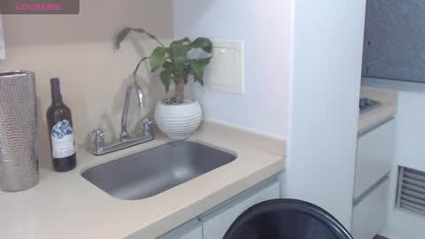 Snapshot of esperanza86_ chatting on December 30, 11:38 pm Juliana online show from December 30, 11:38 pm