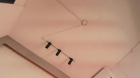 estefany online show from April 11, 7:45 am