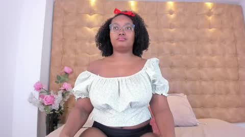 esteffa_ebony online show from April 17, 4:14 am