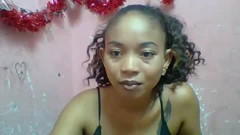 estelah20 online show from December 18, 7:35 am