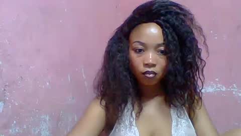 estelah20 online show from November 4, 6:18 am