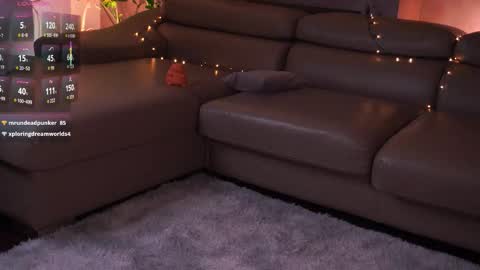 Lillie here and its my first day online show from December 17, 2:10 pm