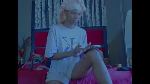 eva4him831 online show from October 16, 9:45 am