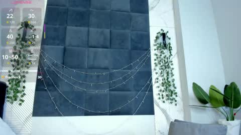 Eva online show from April 18, 7:58 pm