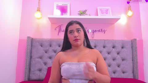 eva_smith5 online show from April 5, 8:19 pm