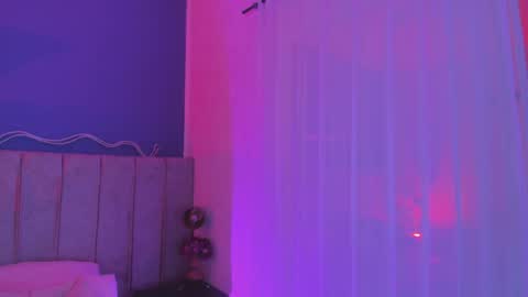 julieth online show from April 6, 8:10 pm