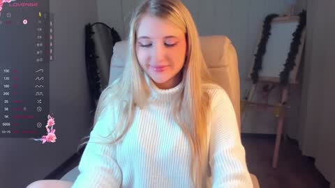 Eva  online show from December 15, 2:41 am