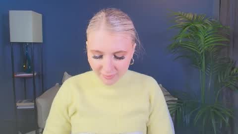 Eva  online show from May 13, 2:50 am