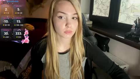 evacarter1 online show from March 29, 2:05 pm