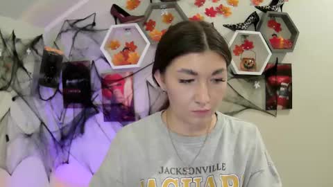 Snapshot of evachaturbatte chatting on October 22, 11:15 am Evachaturbatte online show from October 22, 11:15 am