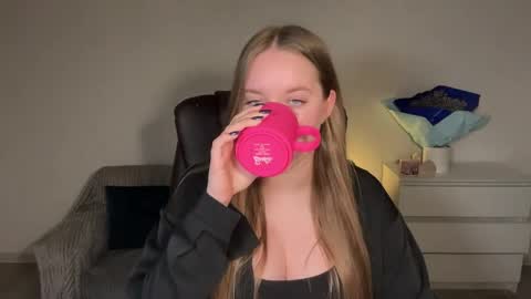 Eva online show from April 18, 7:58 pm