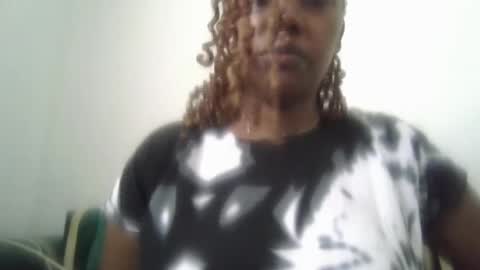 evantalyn online show from April 26, 7:39 am