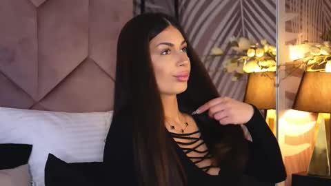 EvaRhea online show from November 17, 4:02 am