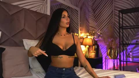 EvaRhea online show from April 3, 3:15 am