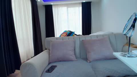  EVA LUNA online show from February 3, 4:56 pm