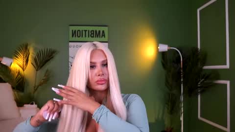 Eva online show from April 2, 8:39 pm