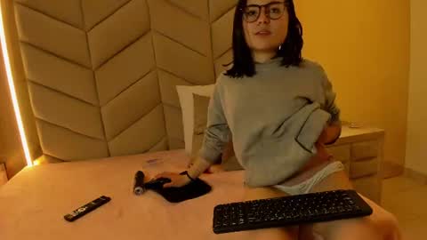 Eve Aura online show from June 14, 2:24 am