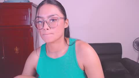 Snapshot of eve_rox18 chatting on September 19, 10:58 am Eve Rox18 online show from September 19, 10:58 am