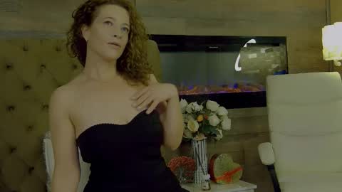 EveHamilton online show from October 3, 8:58 pm