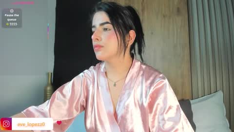 E V E L I N online show from March 3, 2:06 am