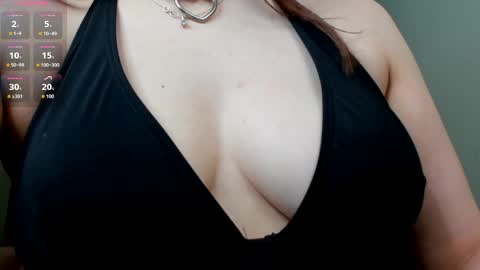 evelyn_bloss online show from April 29, 6:05 am