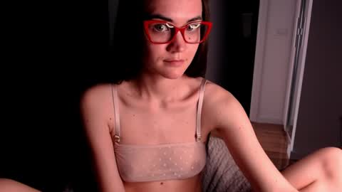 Evelyn online show from April 15, 11:33 am