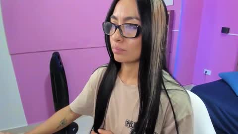 evelyn_lovv online show from November 15, 3:40 am