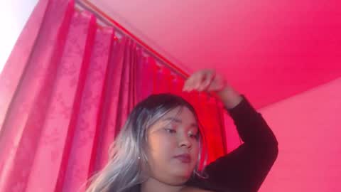 Evelyn Sandoval online show from October 21, 2:15 am