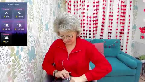 Evelyn online show from February 17, 6:31 am