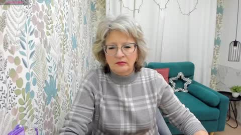 Evelyn online show from January 5, 4:58 am