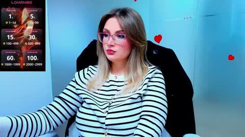 evelyne_rose online show from February 19, 6:22 am