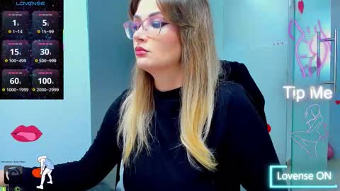 evelyne_rose online show from October 7, 4:28 am