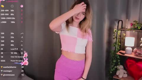 Mia online show from March 13, 2:40 pm