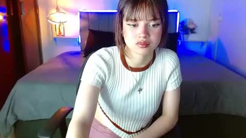 evelynn_fox_ online show from June 11, 7:11 pm
