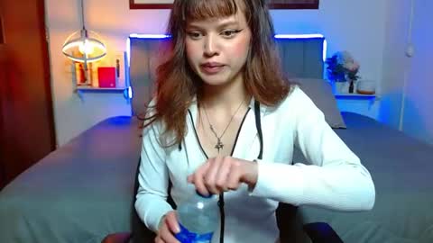 evelynn_fox_ online show from July 2, 8:15 pm