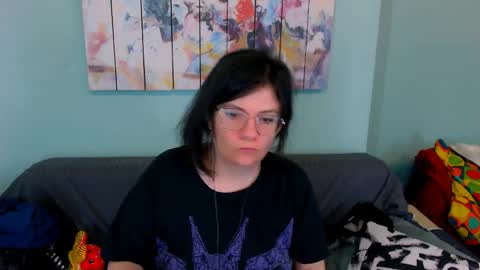 Everly online show from April 4, 12:09 am