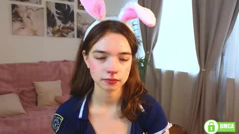 evi_brook online show from October 19, 11:45 am