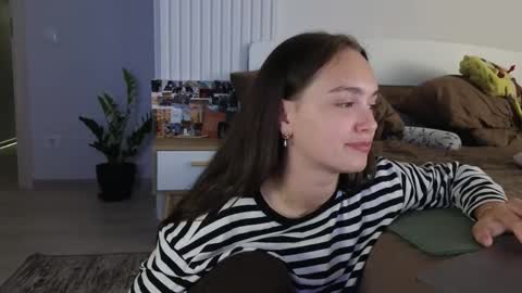 evi_woow online show from September 9, 9:58 pm